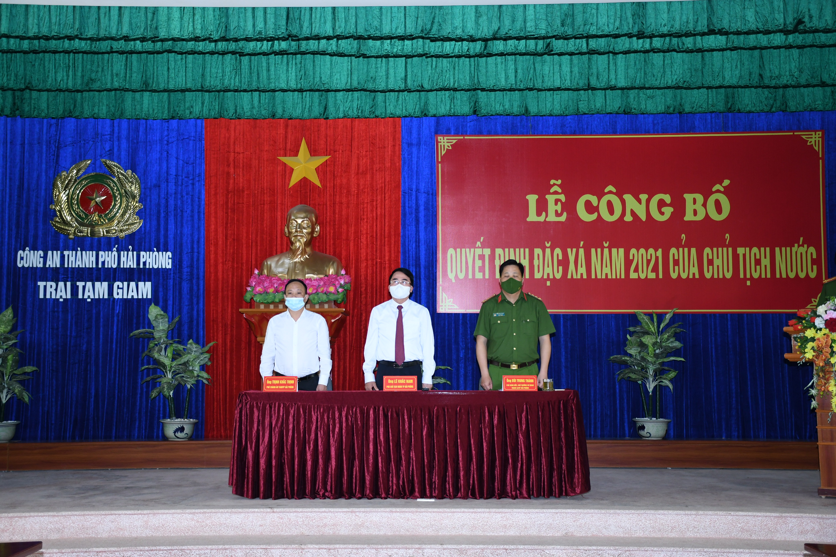 Công bố Quyết định đặc xá của Chủ tịch nước cho 21 phạm nhân tại Trại Tạm giam CATP